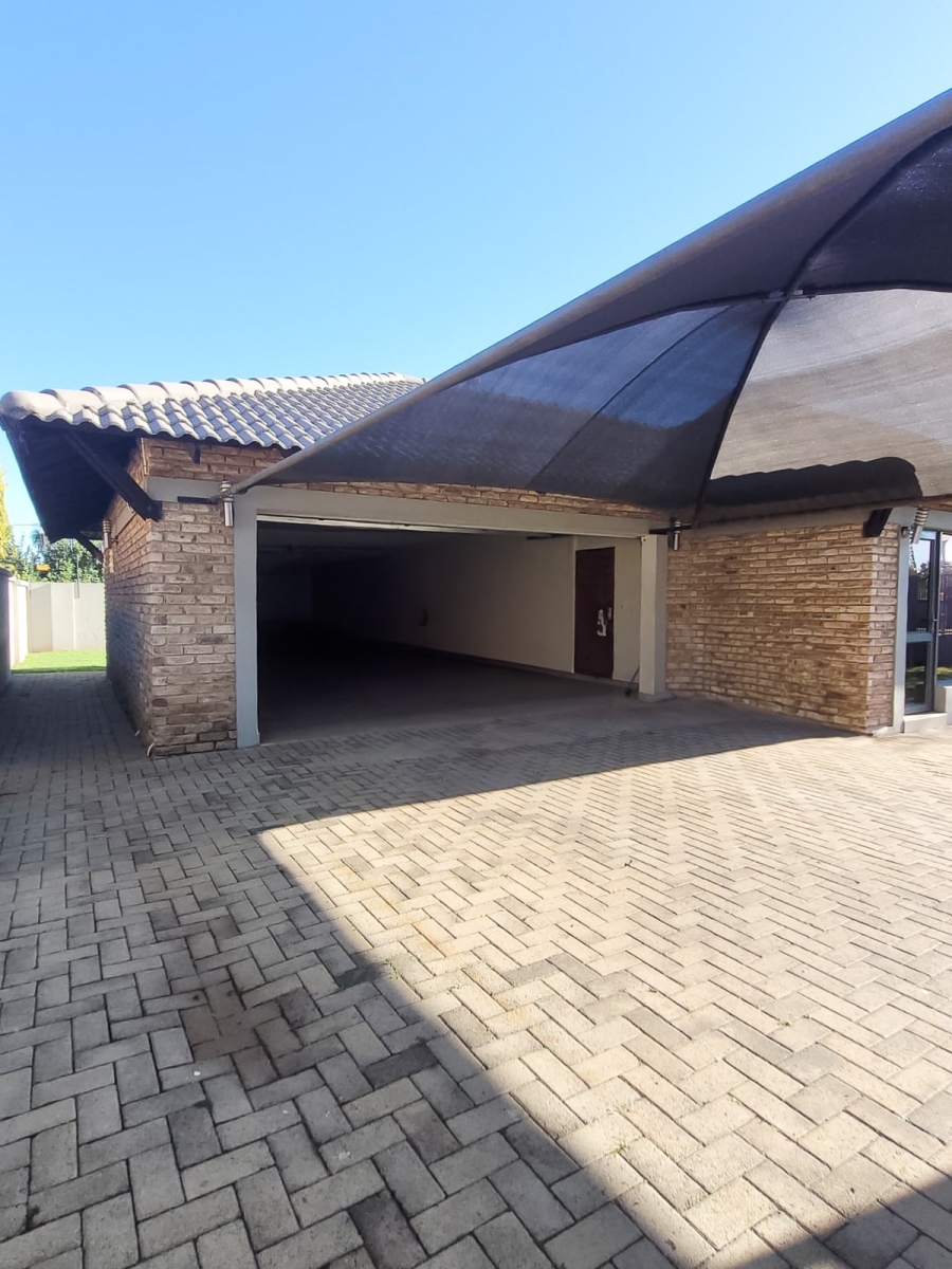 3 Bedroom Property for Sale in Grimbeeck Park North West